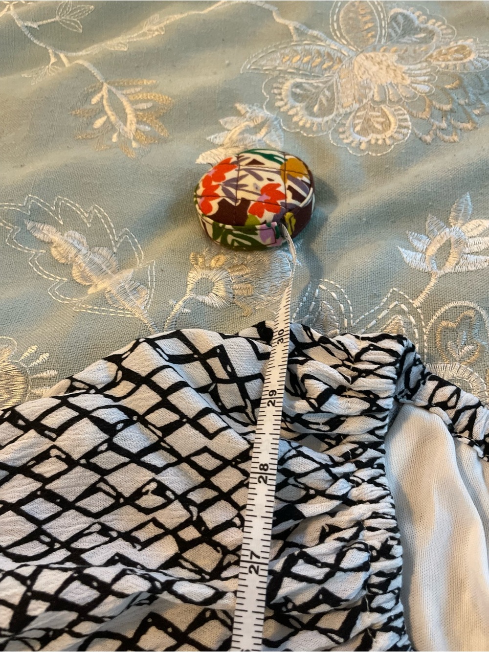 CALESSA Embroidered White Tunic with Multicolor Floral Detail - Picture 12 of 15